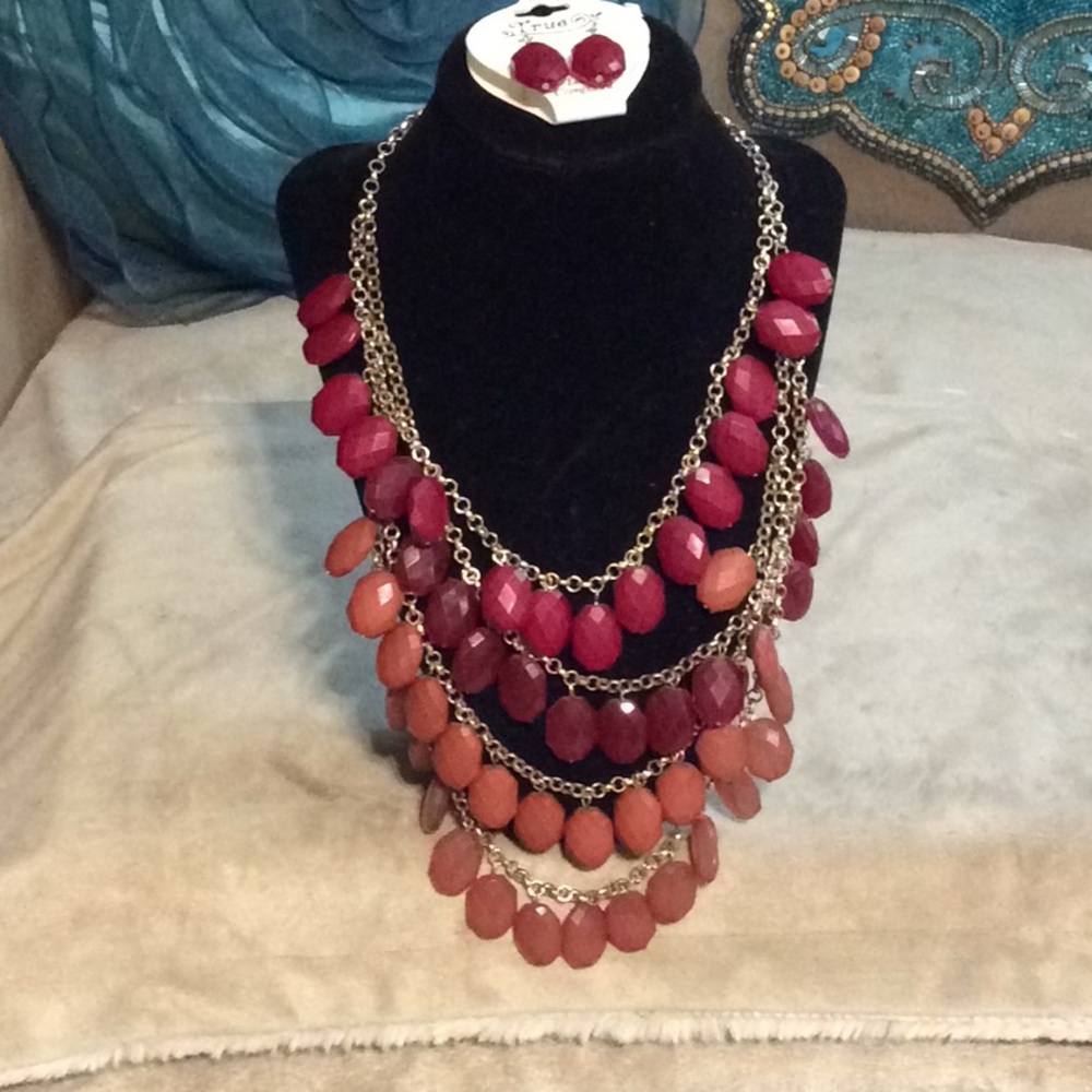 True statement necklace & earrings NWT